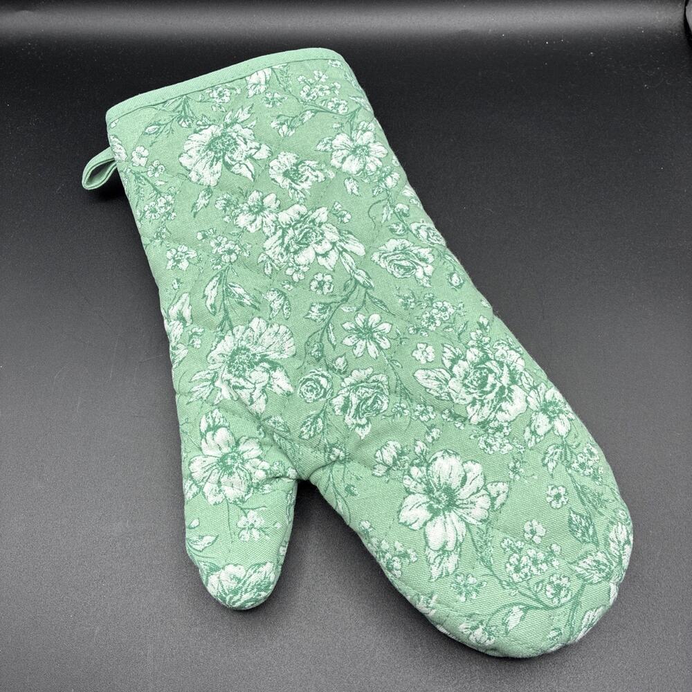 The Pioneer Woman Agatha Oven Mitt Green And White